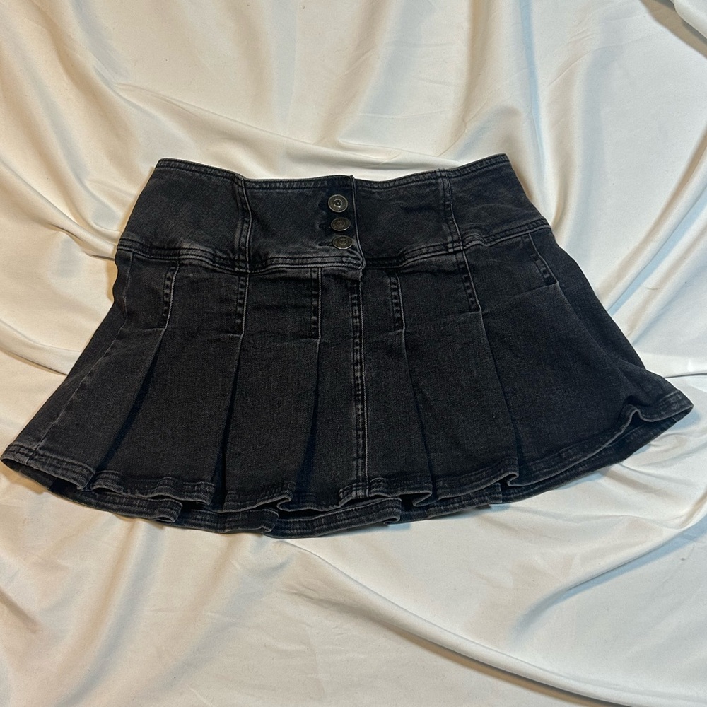BDG pleated Denim Skirt size medium